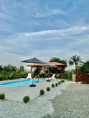 Casa de sítio com piscina
